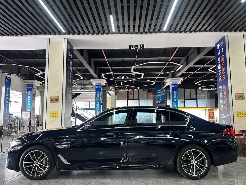 BMW 5 Series New Energy — фото 10