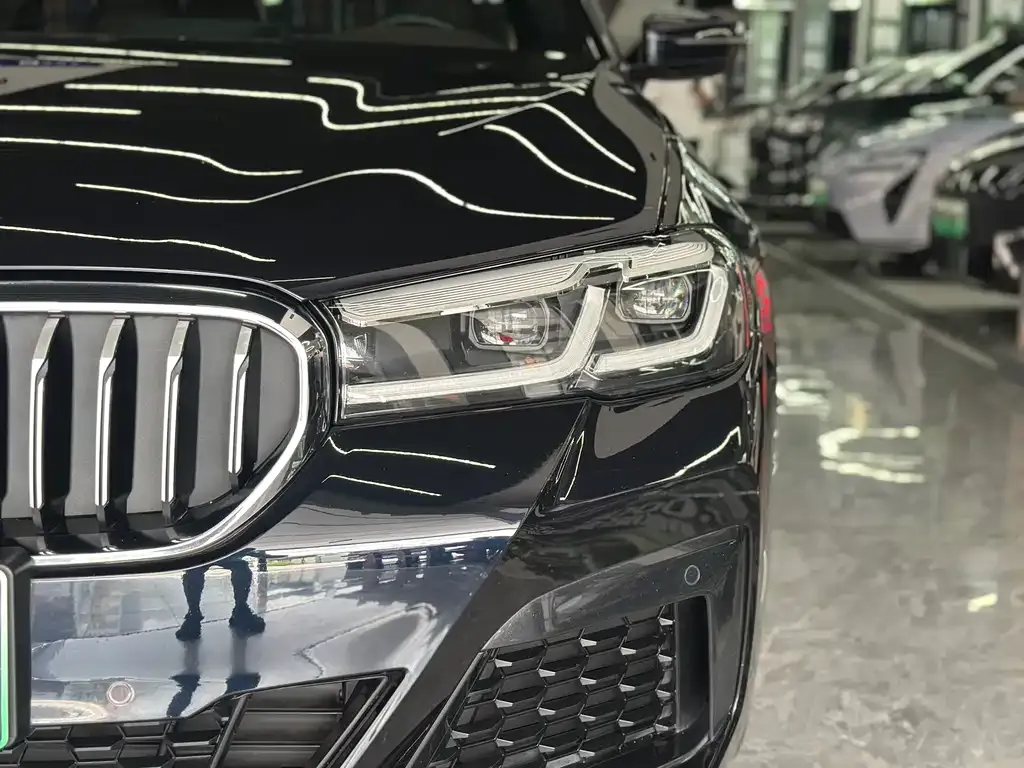 BMW 5 Series New Energy — фото 4