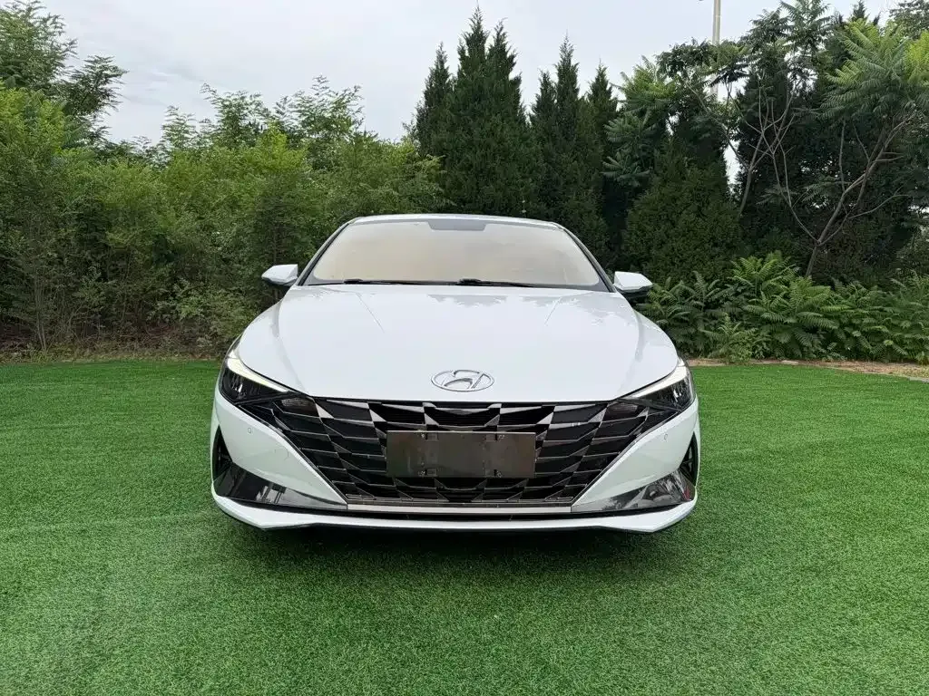 Hyundai Elantra — фото 9