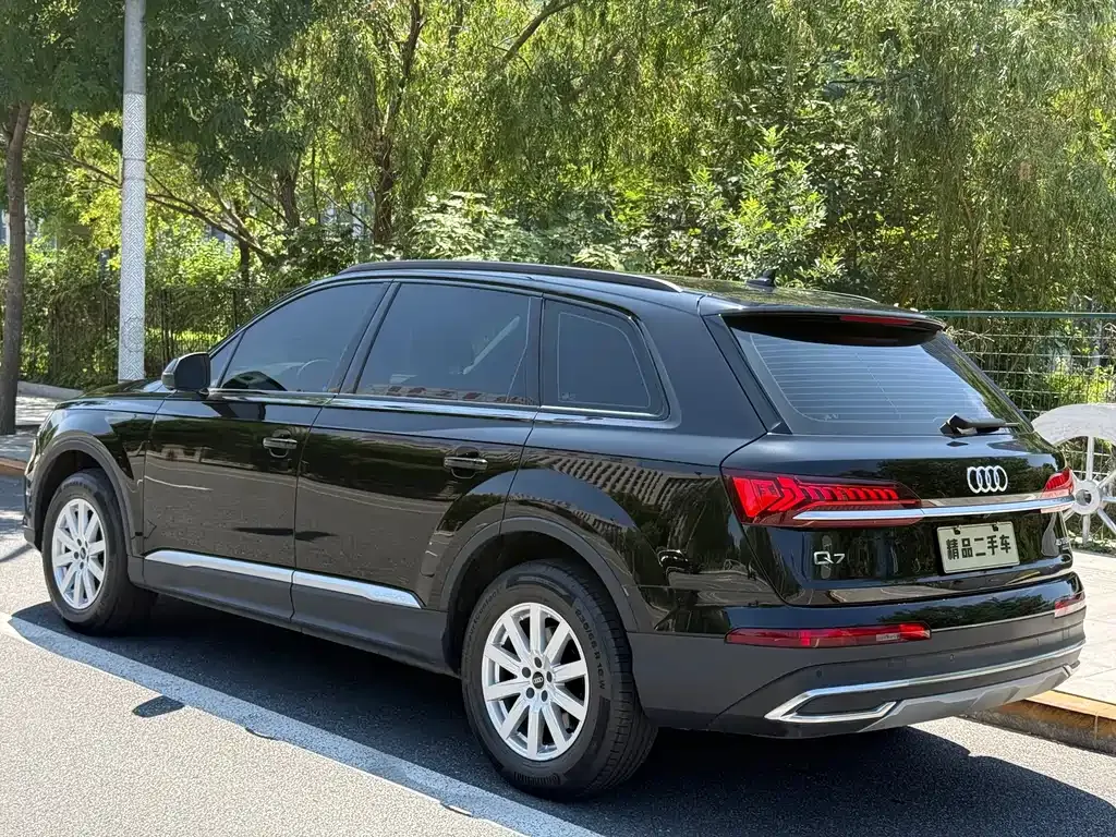 Audi Q7 2024 из CN, фото 10