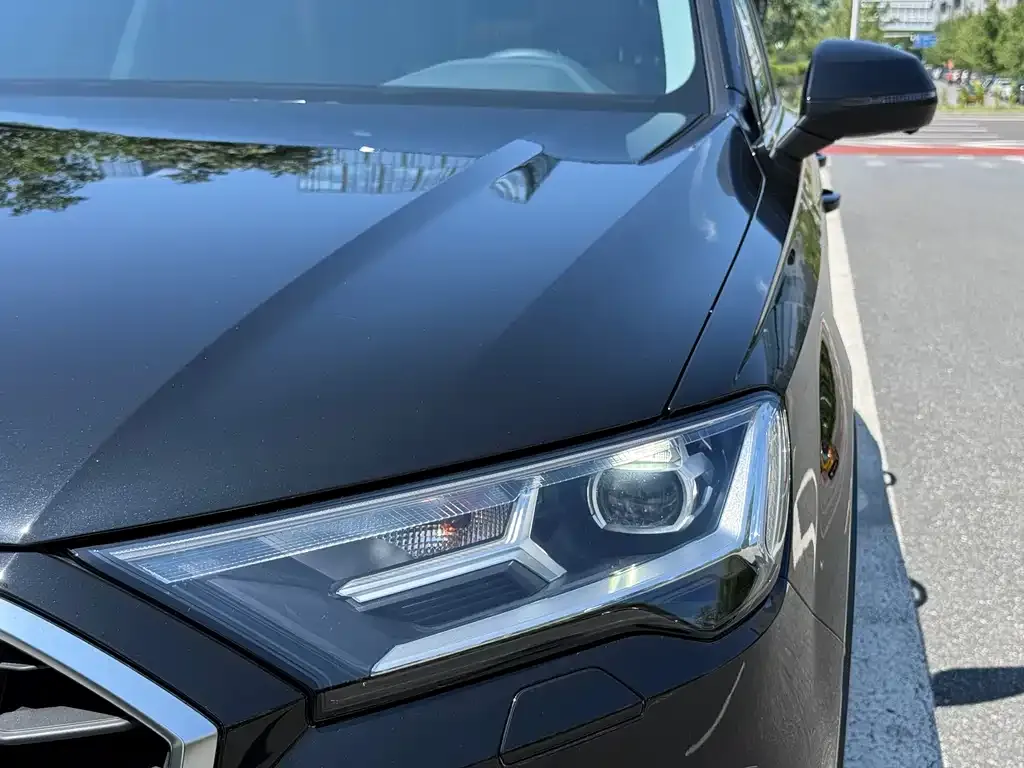 Audi Q7 2024 из CN, фото 6