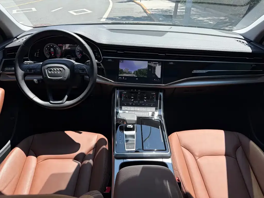 Audi Q7 2024 из CN, фото 7