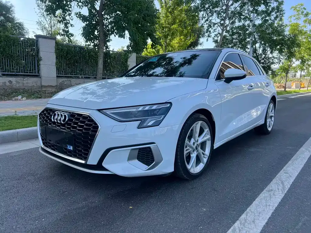 Audi A3 — фото 1