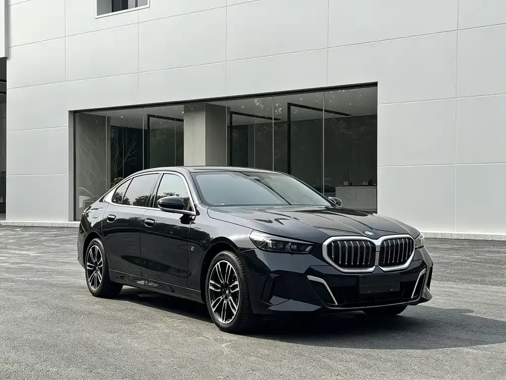 BMW 5 Series — фото 3