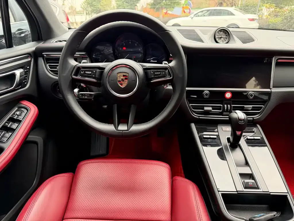Porsche Macan — фото 9