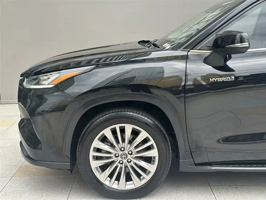 Toyota Highlander — фото 2