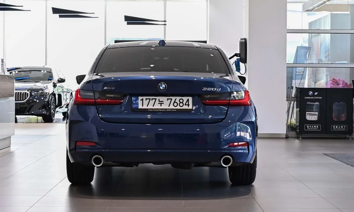 BMW 3-Series 2023 из KR, фото 3