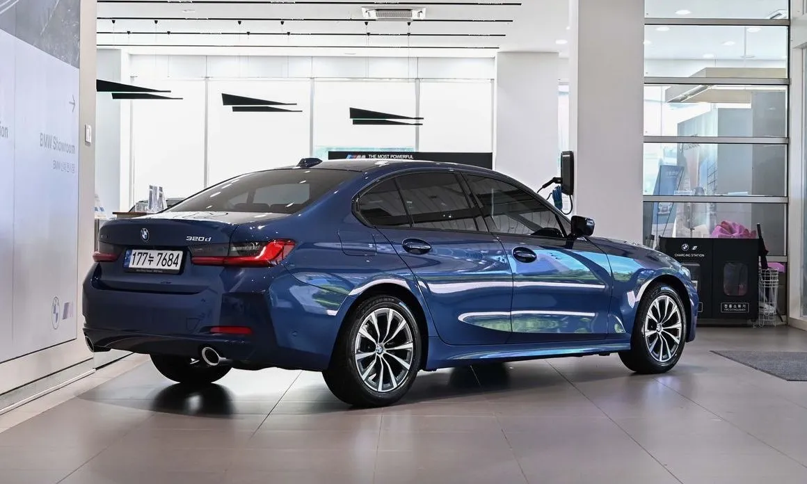 BMW 3-Series 2023 из KR, фото 7