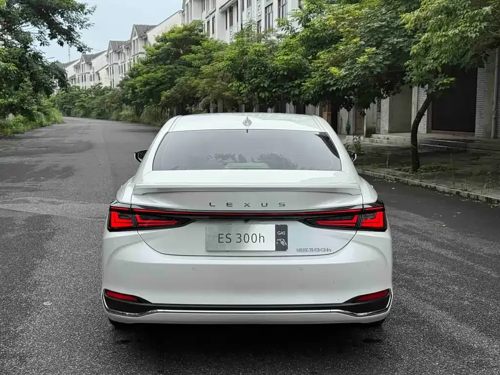 Lexus ES — фото 4