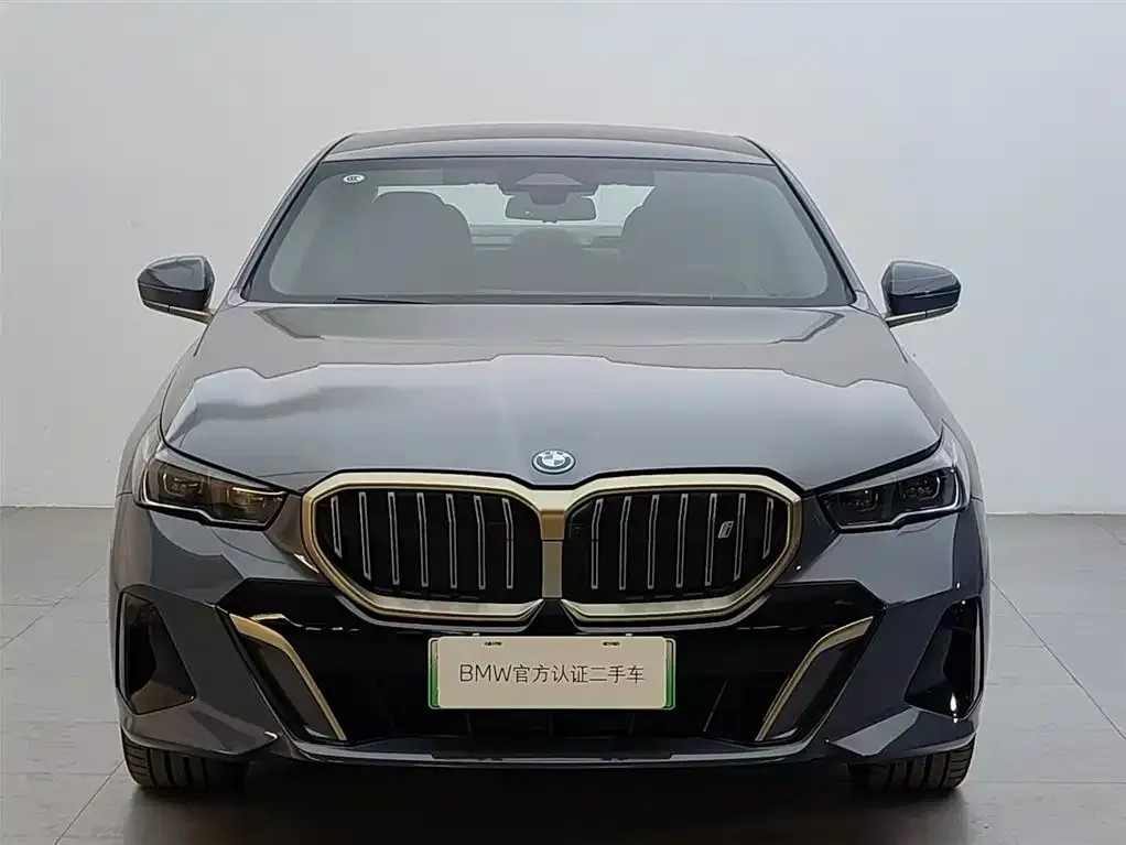 BMW i5 — фото 1