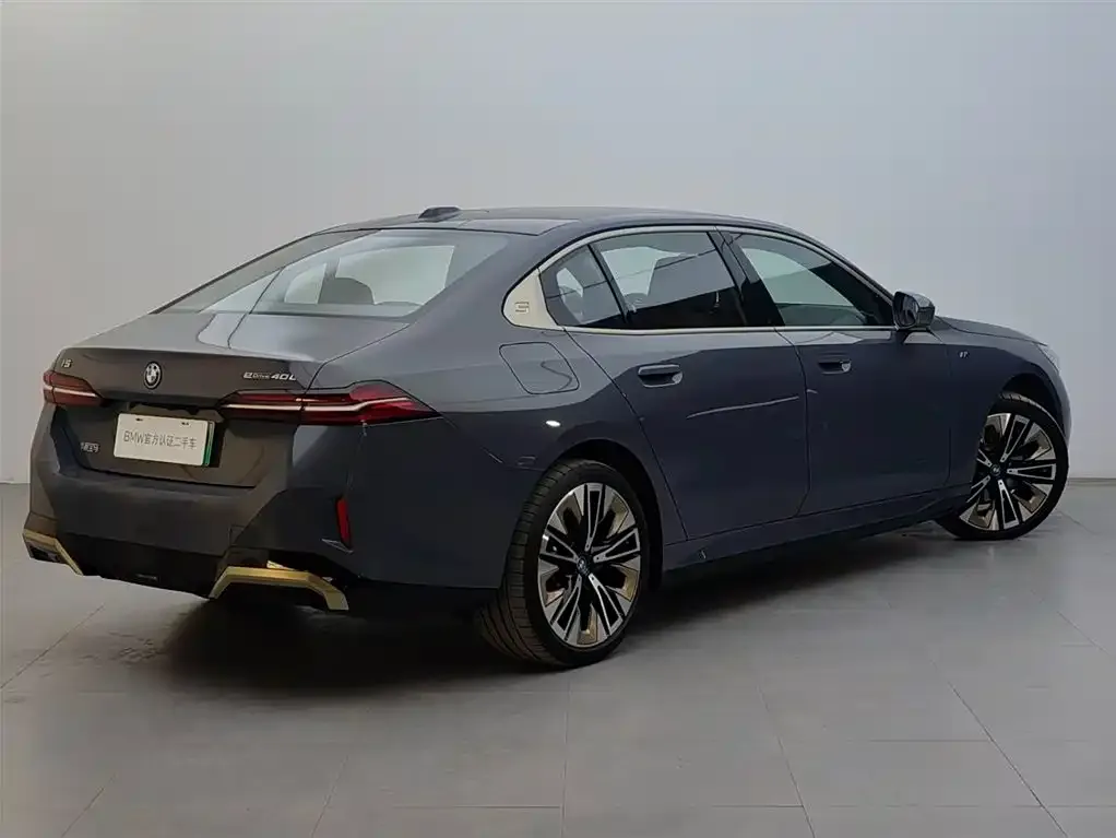 BMW i5 — фото 5