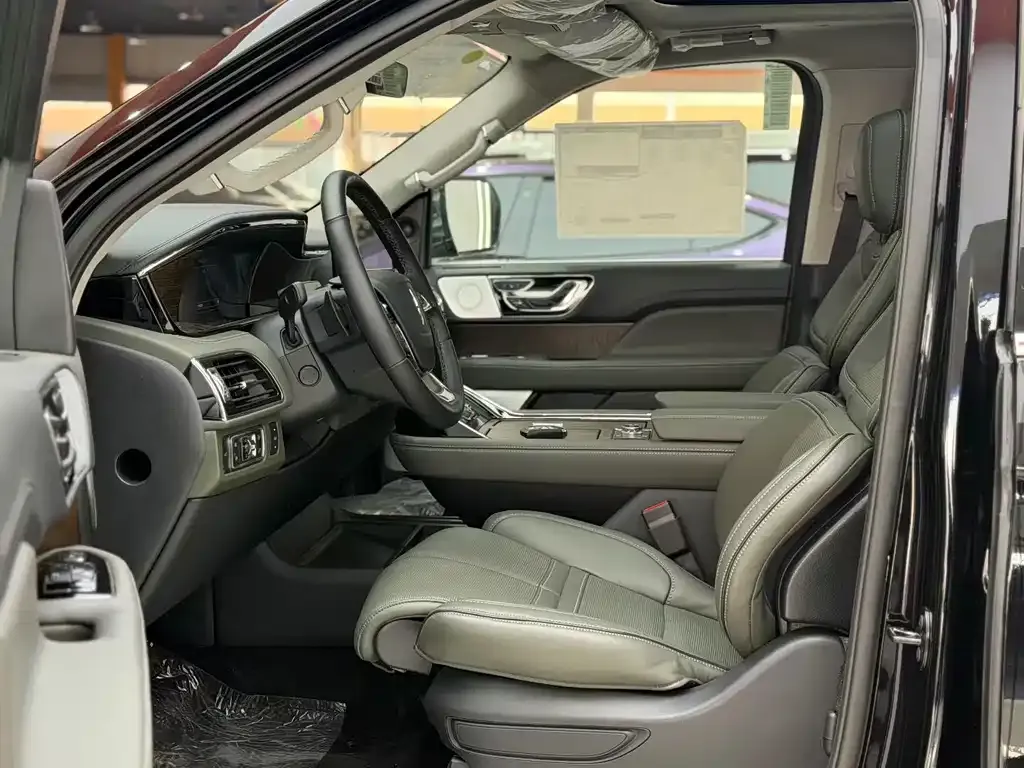 Lincoln Navigator — фото 9