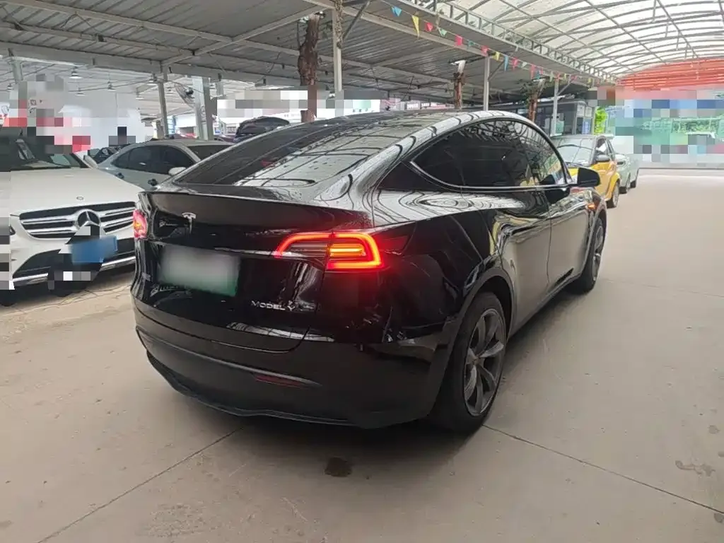 Tesla Model Y — фото 3