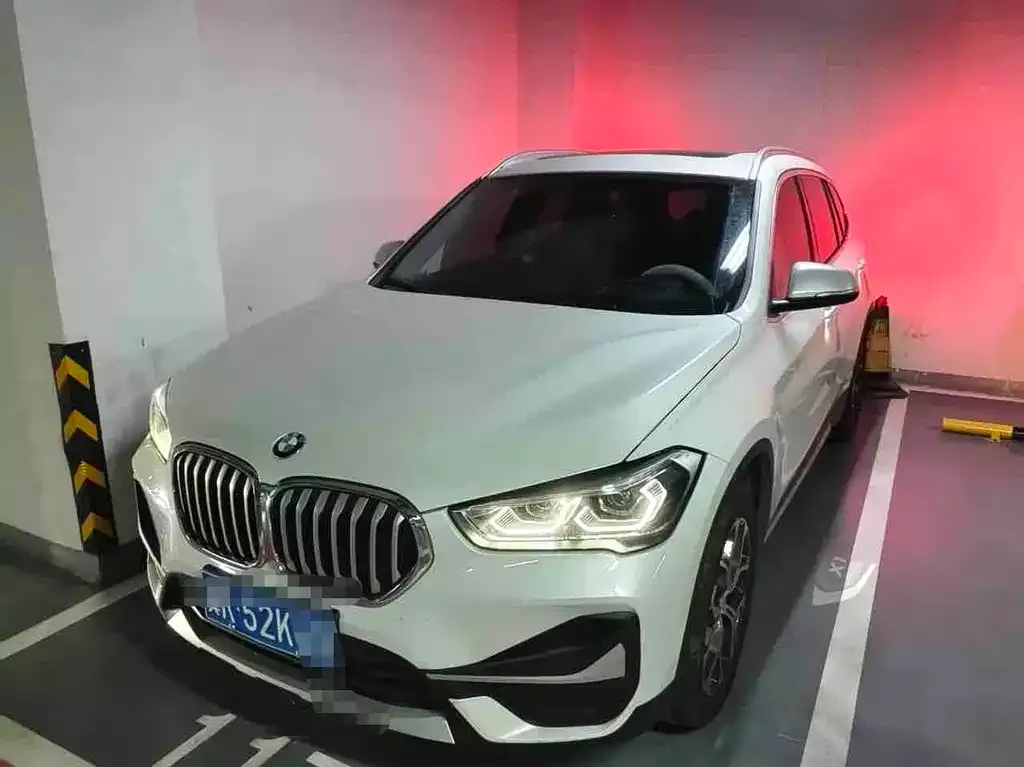 BMW X1 — фото 1