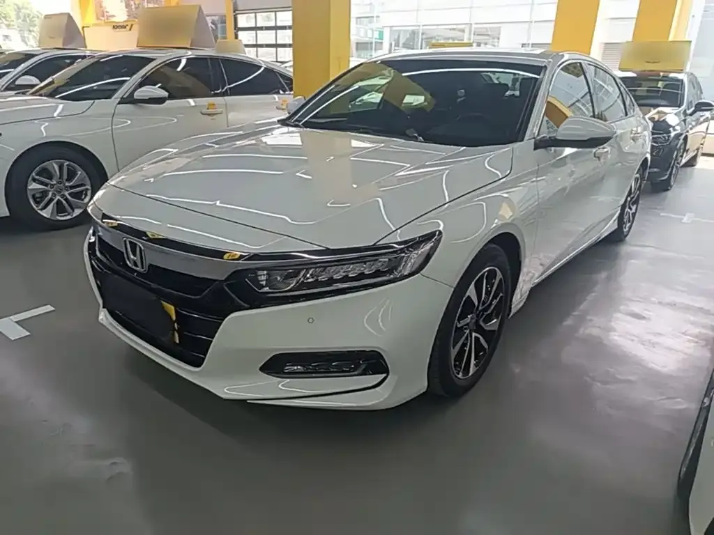 Honda Accord — фото 1