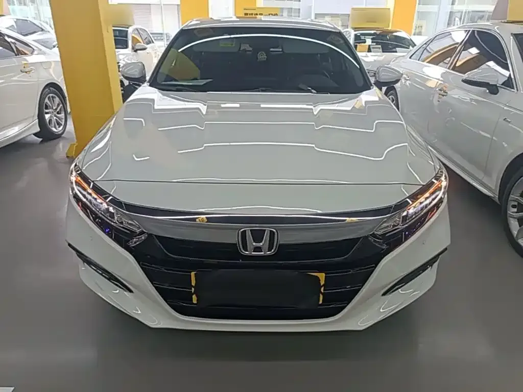Honda Accord — фото 8