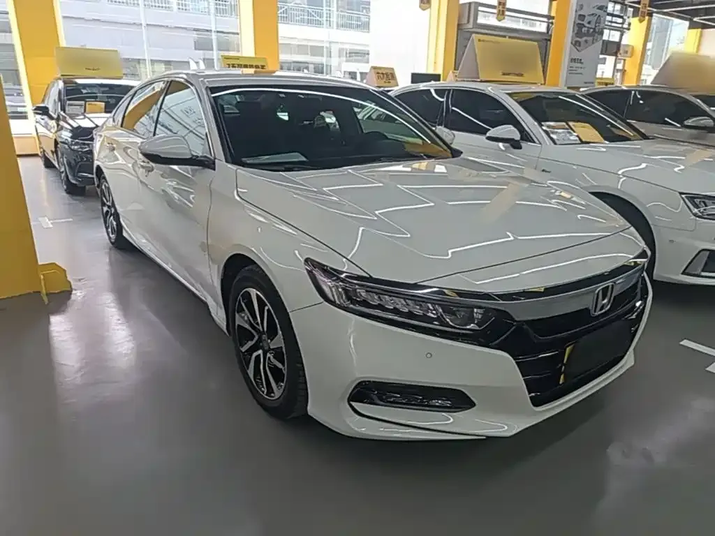 Honda Accord — фото 9
