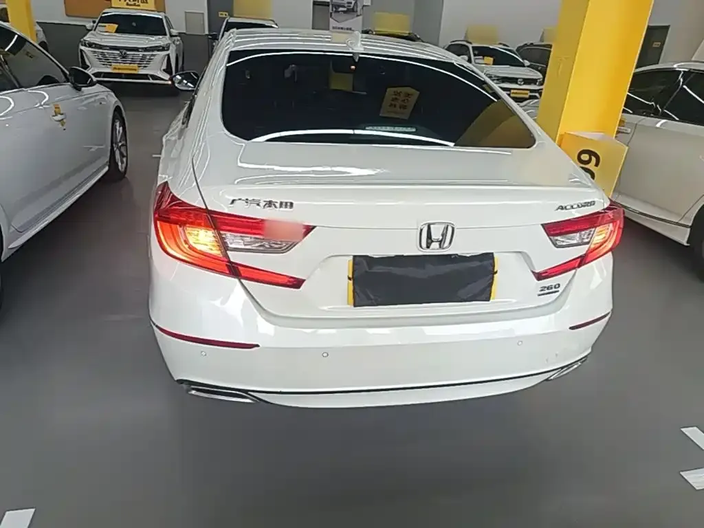 Honda Accord — фото 6