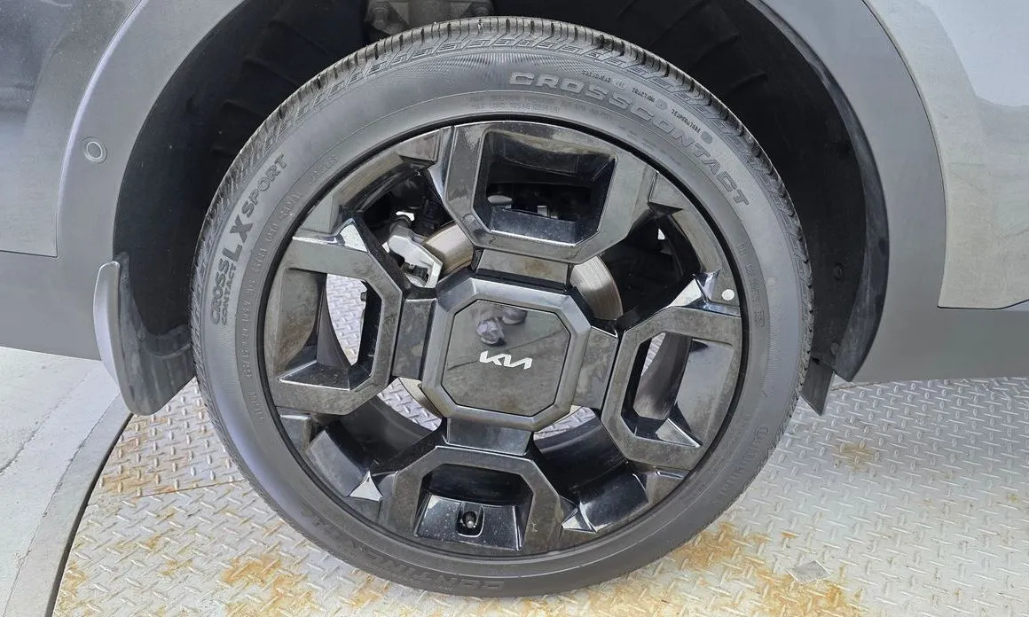Kia Sorento — фото 10