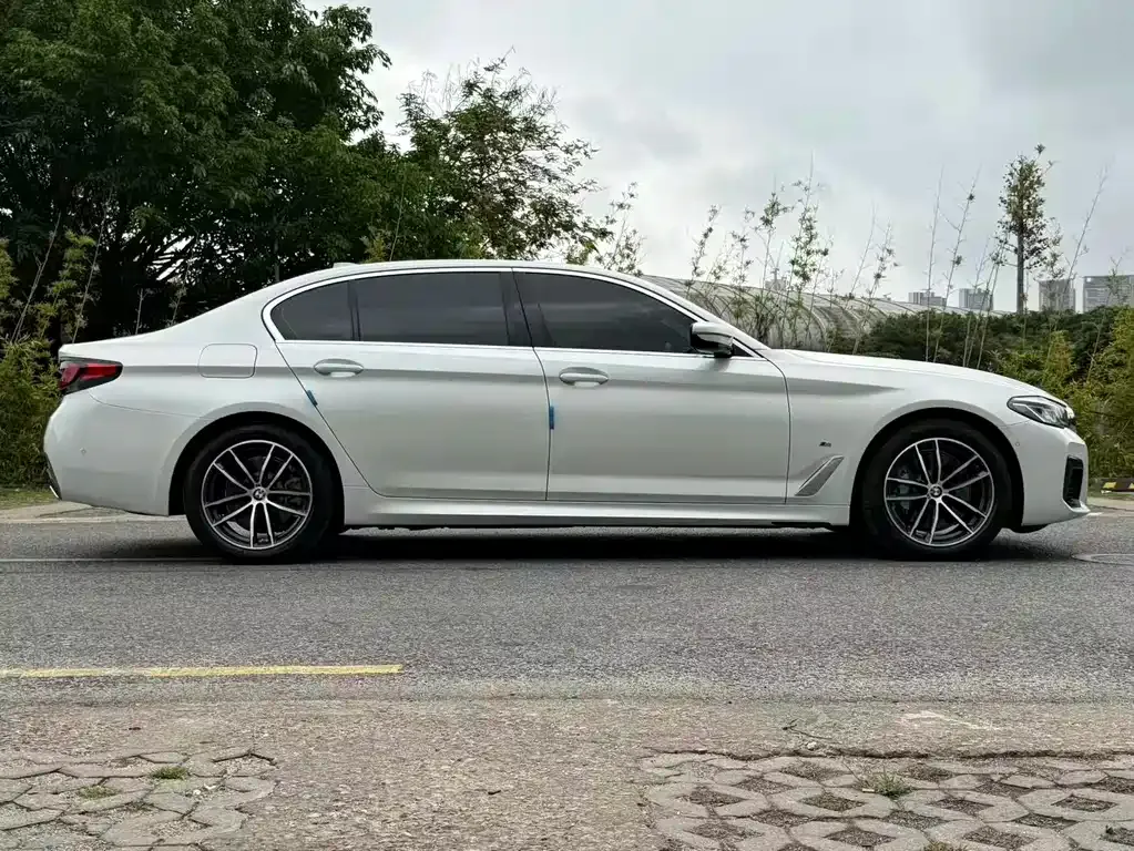 BMW 5 Series New Energy — фото 2