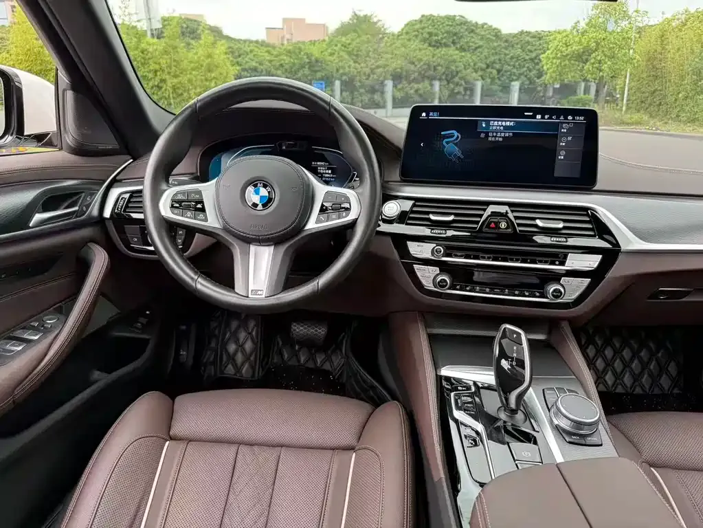 BMW 5 Series New Energy — фото 4