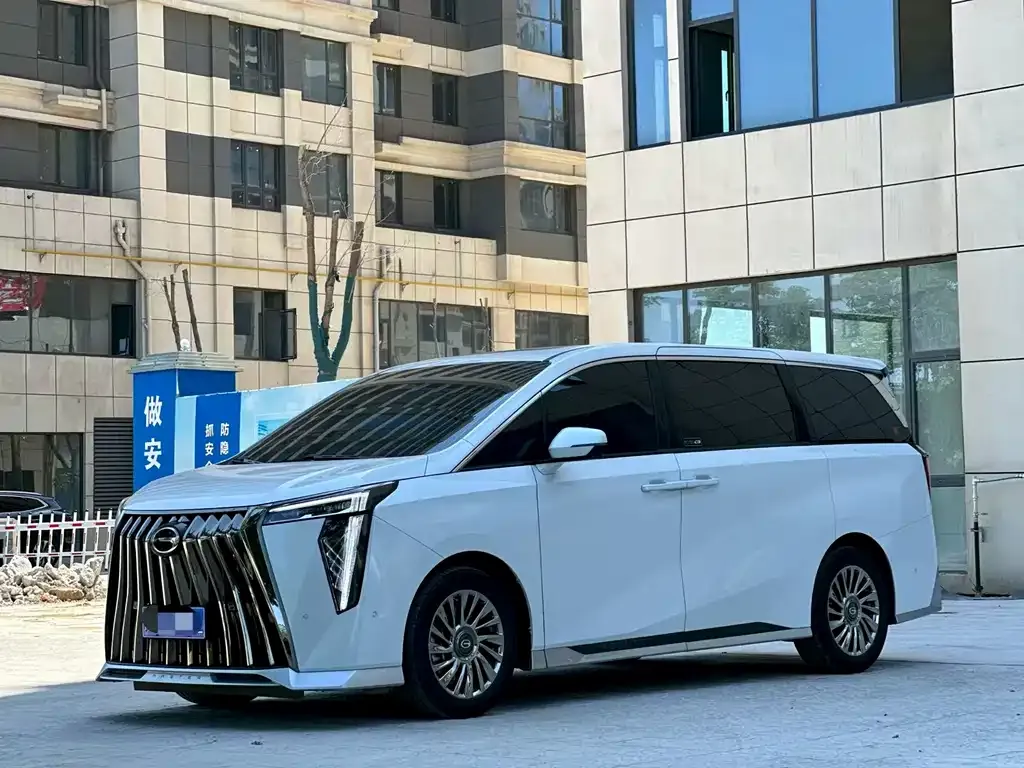 GAC Motor Trumpchi M8 — фото 1