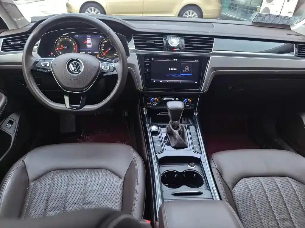 Volkswagen Phideon — фото 7