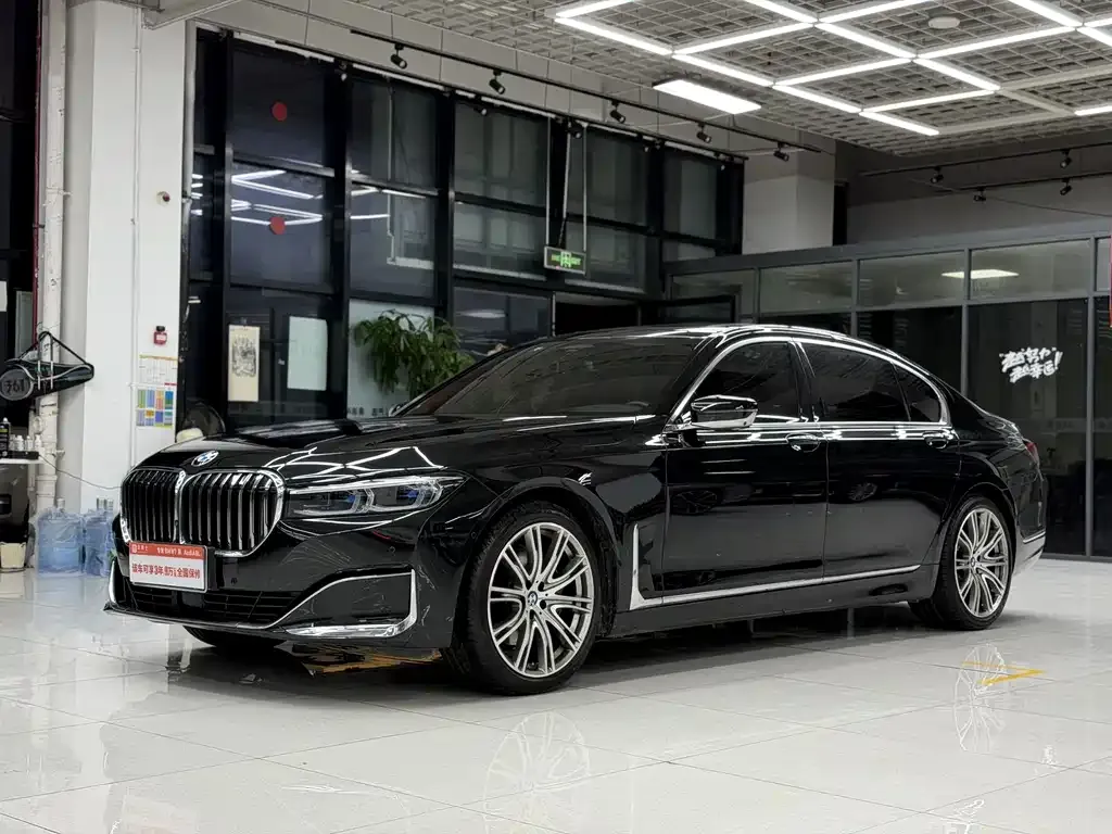 BMW 7 Series — фото 1