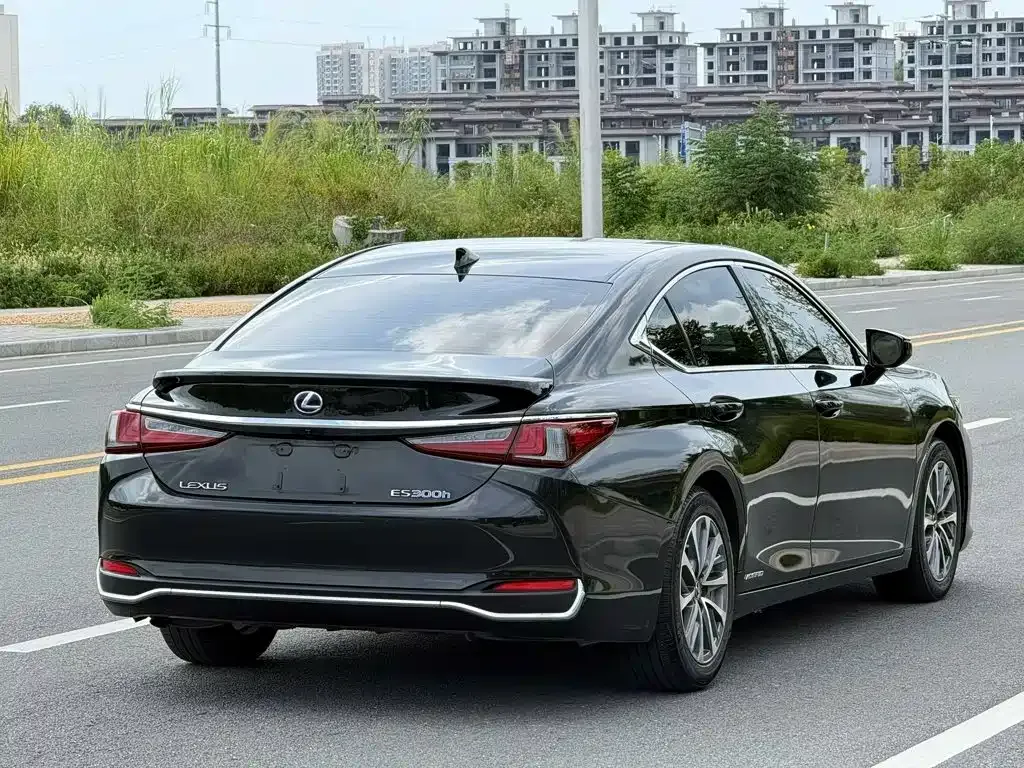 Lexus ES — фото 3