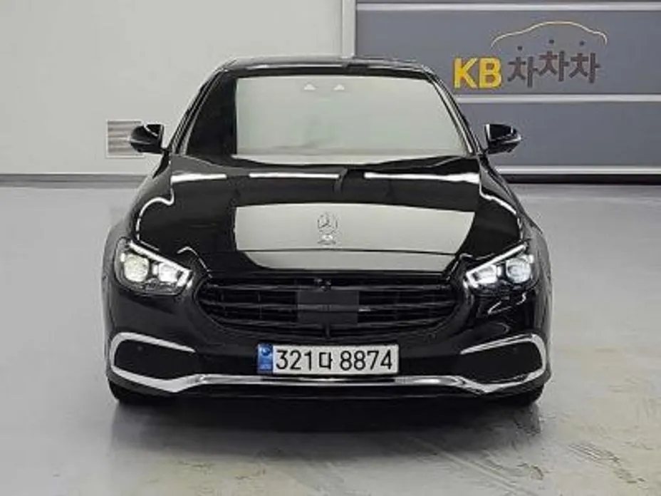 Mercedes-Benz E-Class — фото 2
