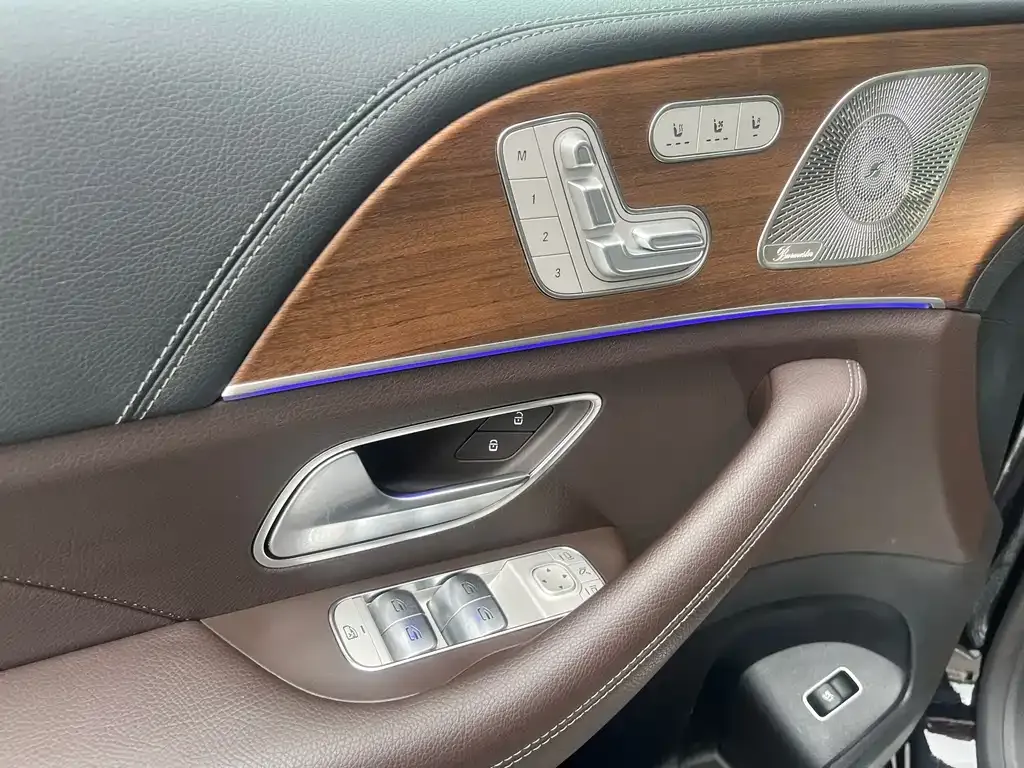 Mercedes-Benz GLS — фото 3