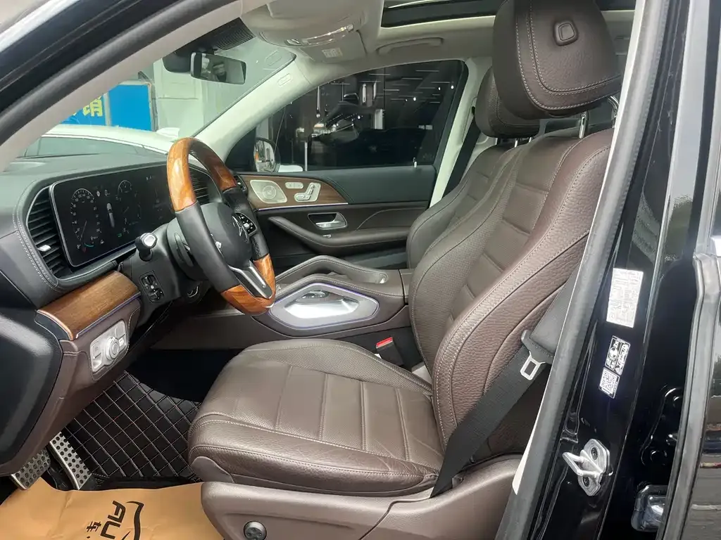 Mercedes-Benz GLS — фото 10