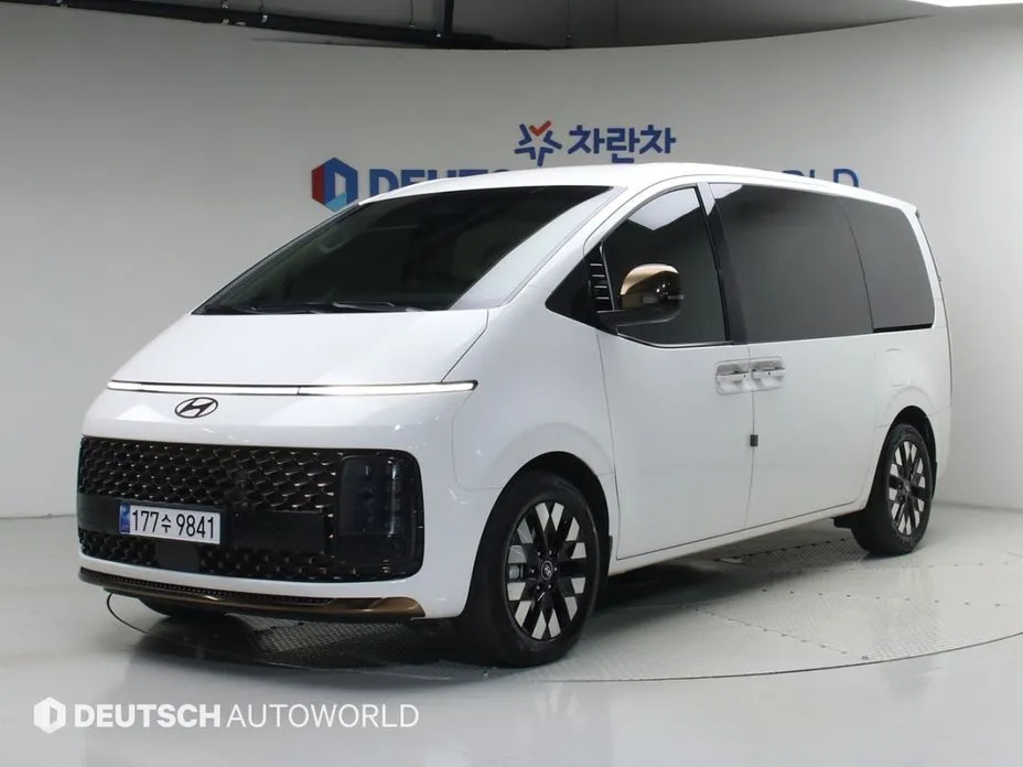 Hyundai Staria — фото 1
