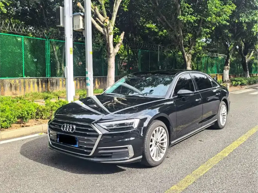 Audi A8 — фото 5