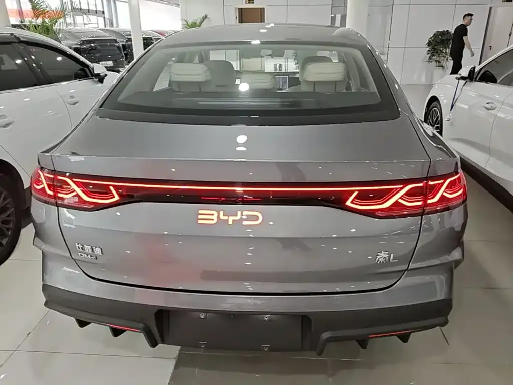 BYD Qin L — фото 4