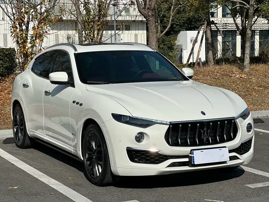 Maserati Levante — фото 6