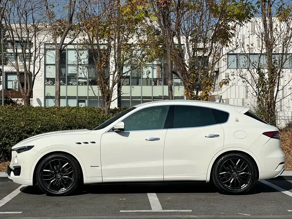 Maserati Levante — фото 9