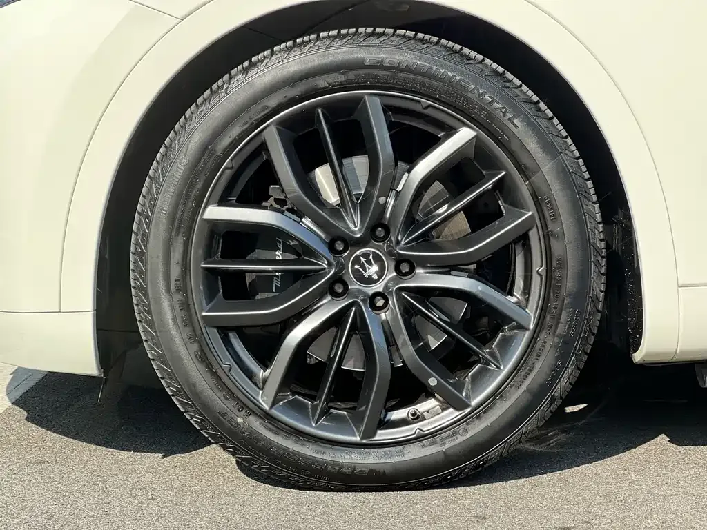 Maserati Levante — фото 10