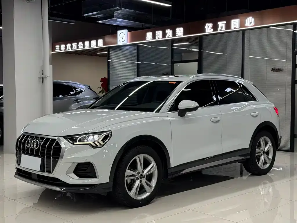 Audi Q3 — фото 1