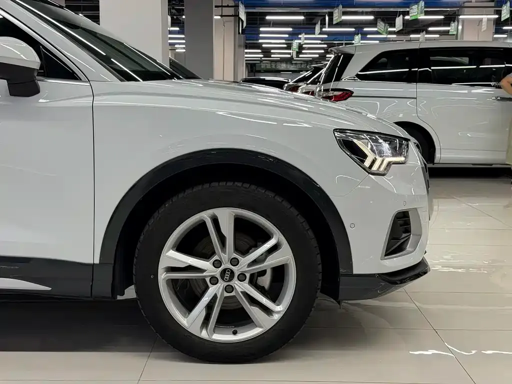 Audi Q3 — фото 2
