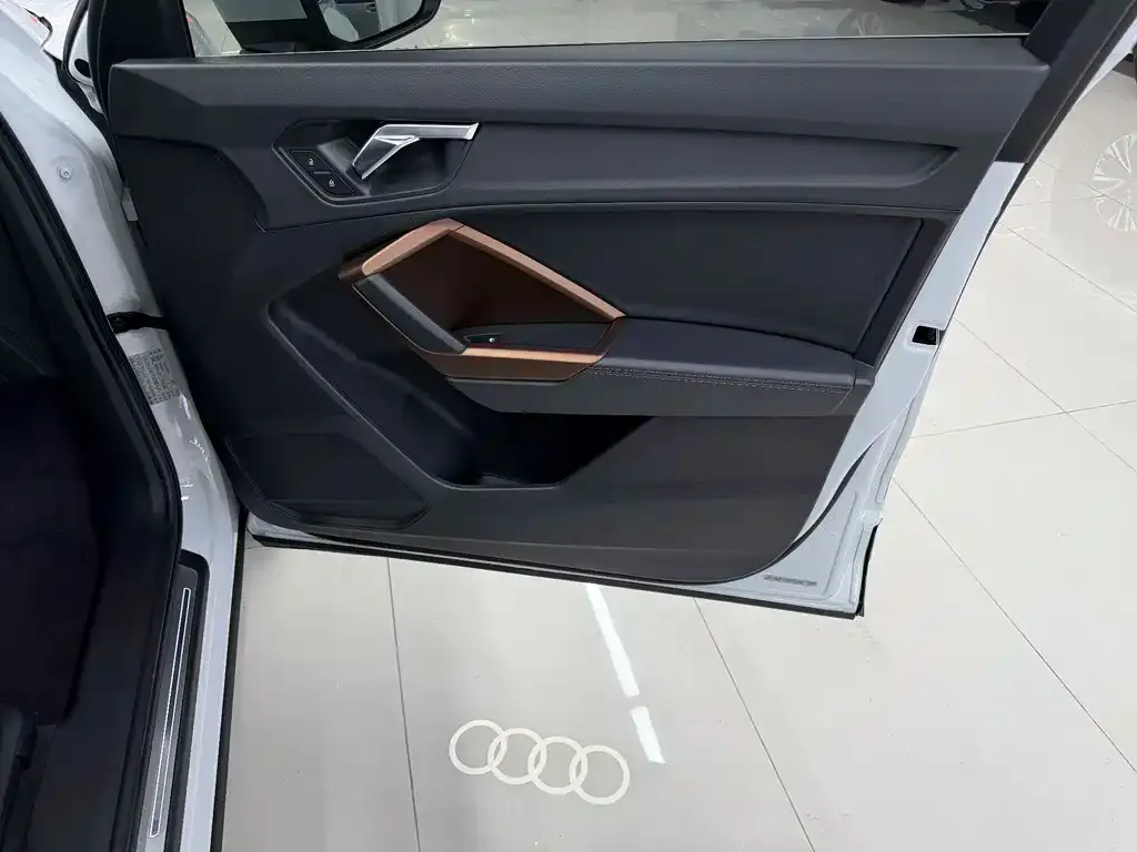 Audi Q3 — фото 3