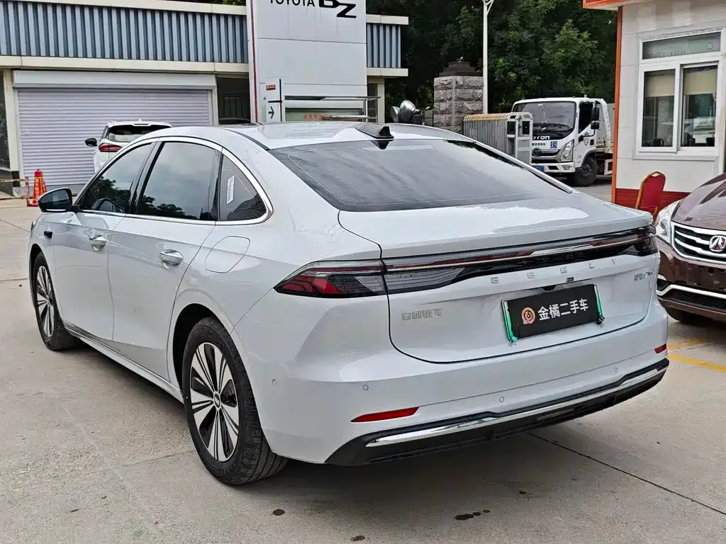 Geely 银河A7 EM — фото 2