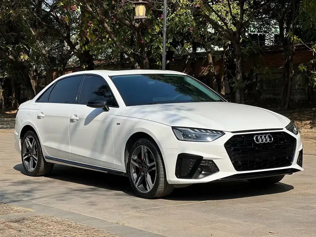 Audi A4L — фото 9