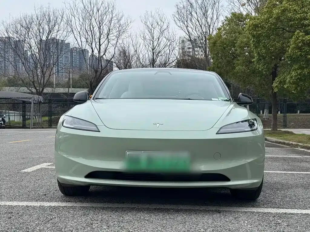 Tesla Model 3 — фото 10