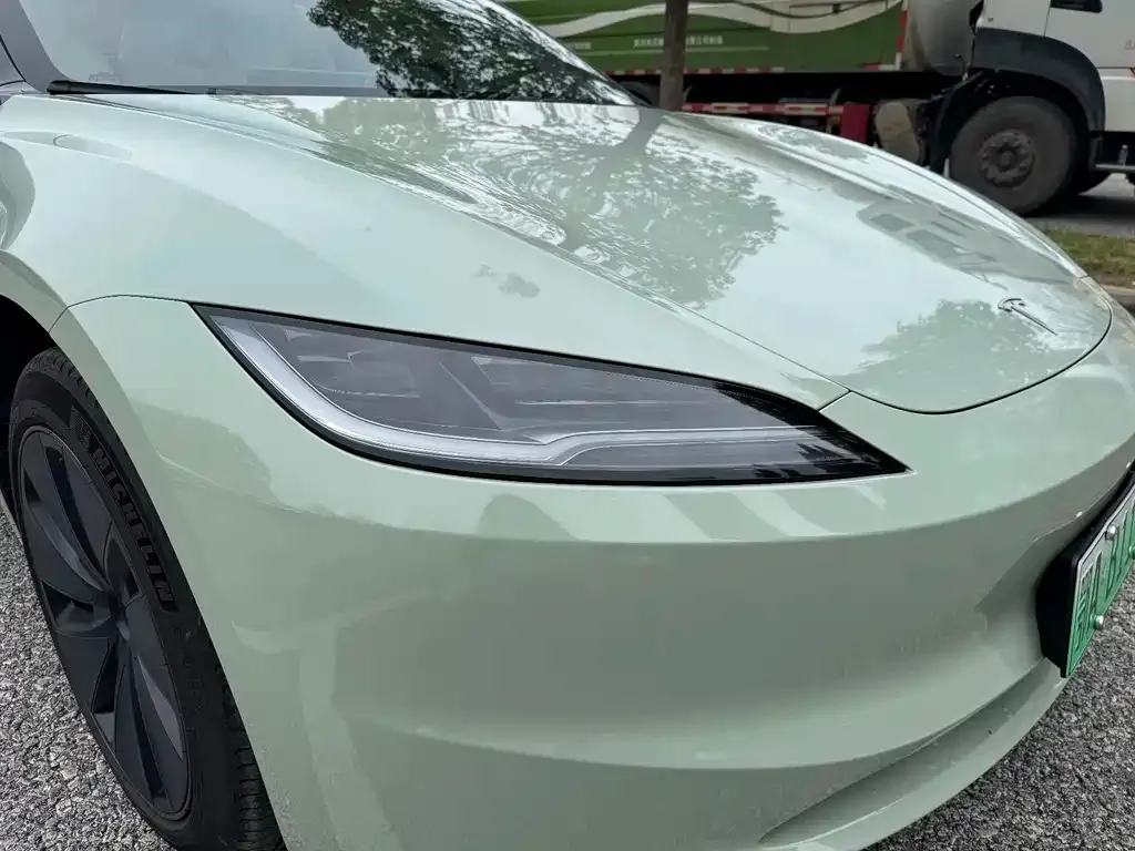 Tesla Model 3 — фото 4