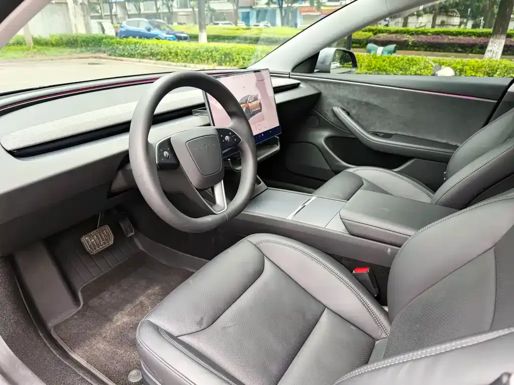 Tesla Model 3 — фото 6