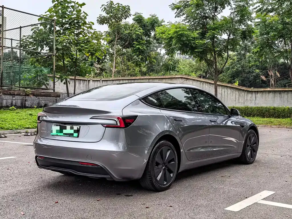Tesla Model 3 — фото 5