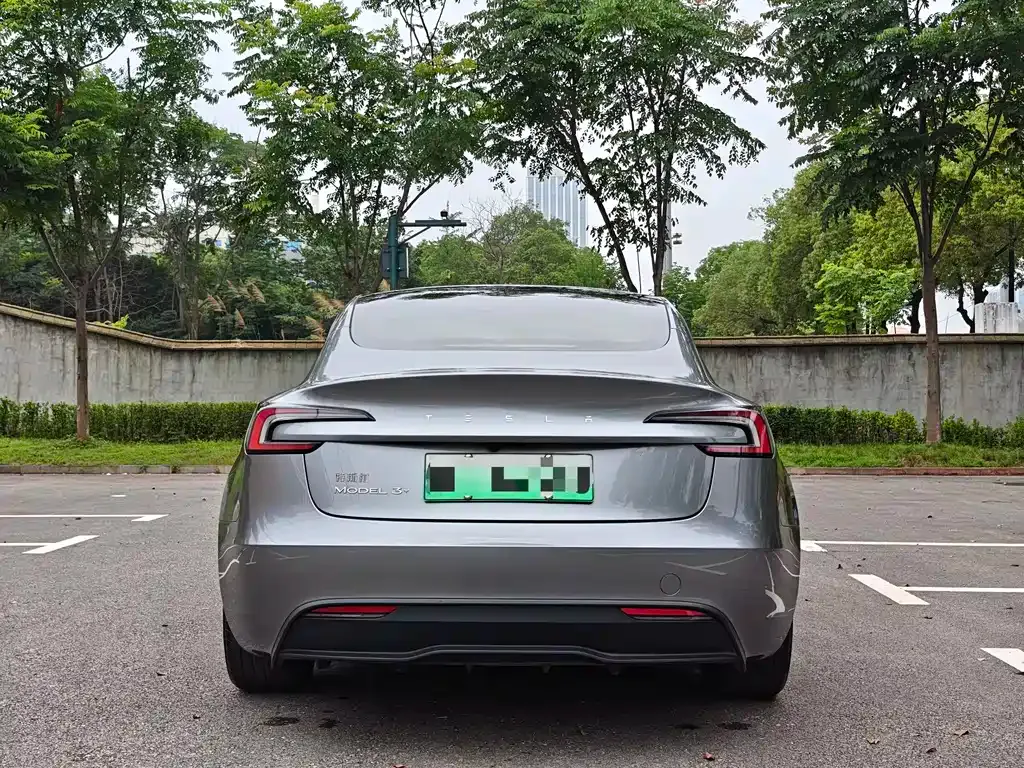 Tesla Model 3 — фото 7