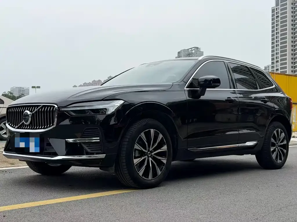 Volvo XC60 — фото 1