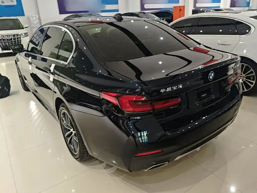 BMW 5 Series — фото 10